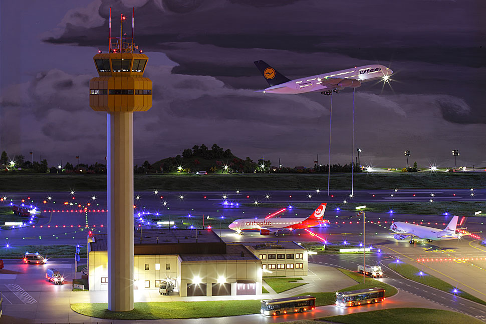 Erfolgsvideo Miniatur Wunderland Film Tv Video De   B 1211 Mini Flughafen 